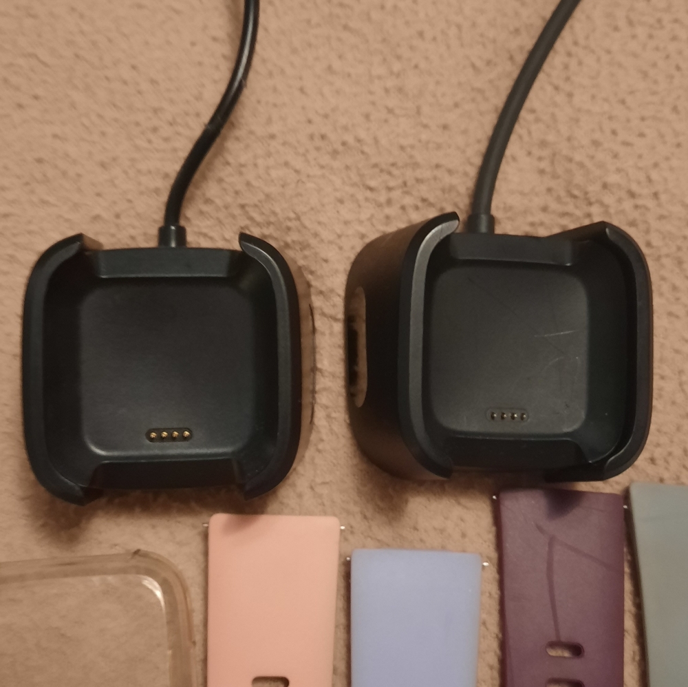 Fitbit Versa Bundle - image 3